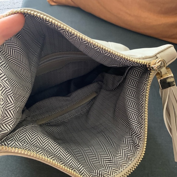 fold over clutch tassel zipper closure - Picture 5 of 8